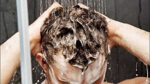  mytí vlasů ve sprše