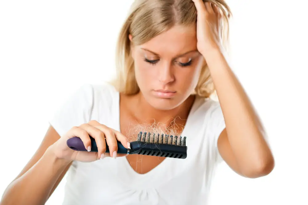  Haarausfall bei einer Frau