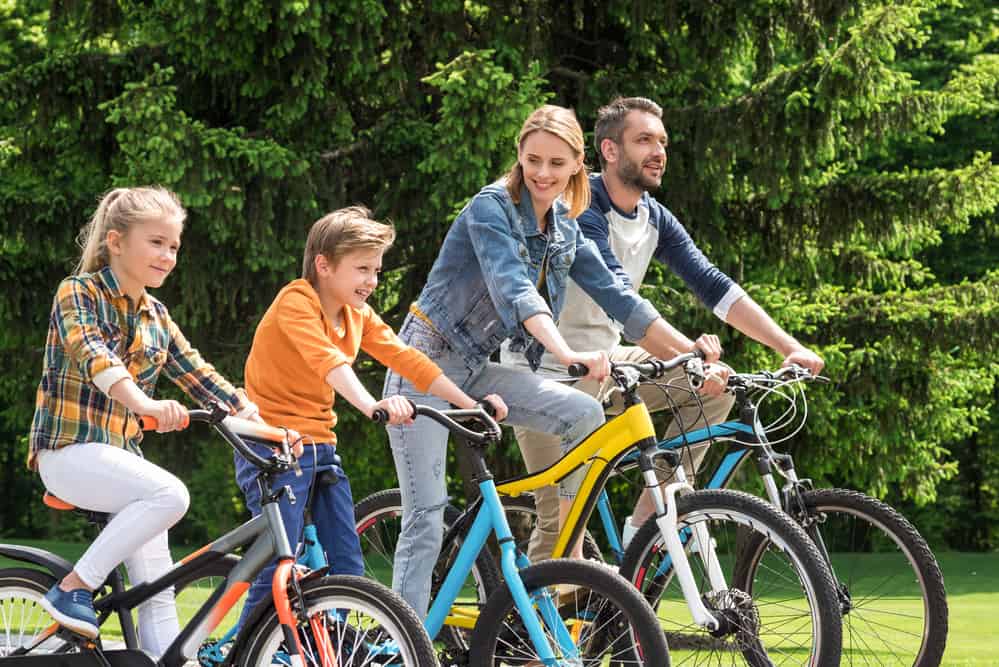  Familie på cykler