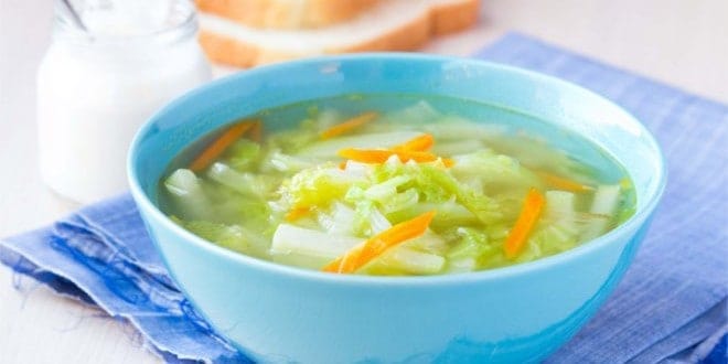 H νόστιμη σούπα που υπόσχεται απώλεια 6 κιλών σε 7 μέρες | BOVARY