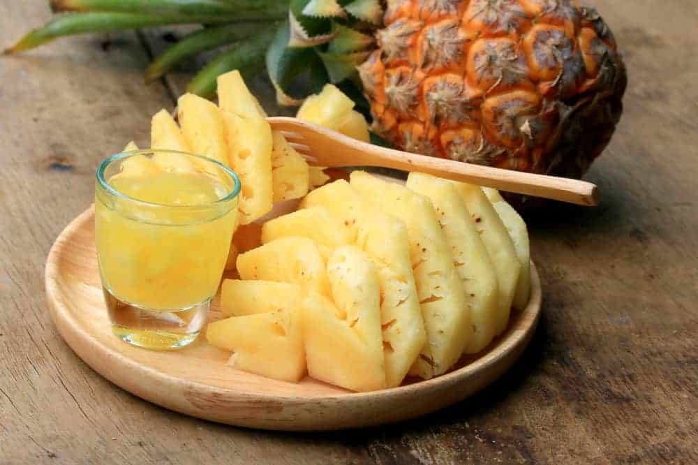  Succo di frutta e ananas