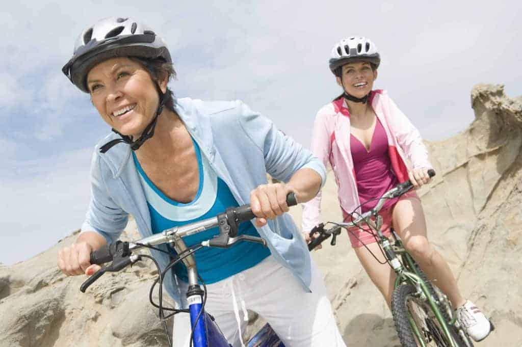  vrouwen op fietsen