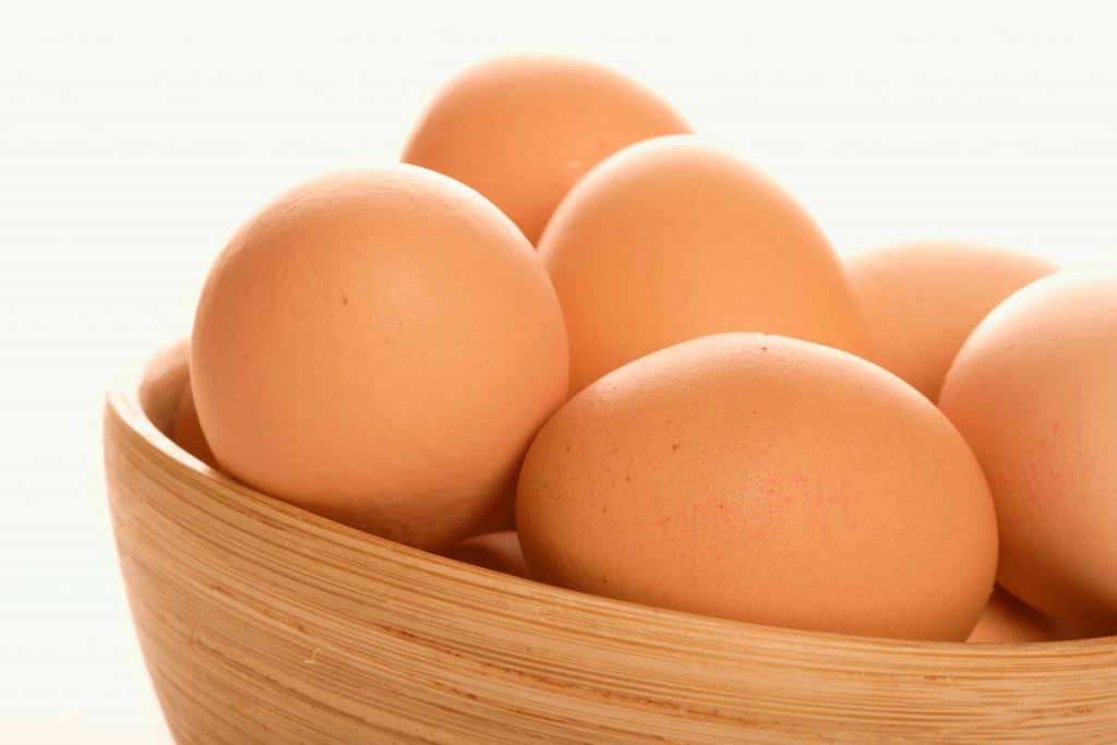  Ovos em uma tigela