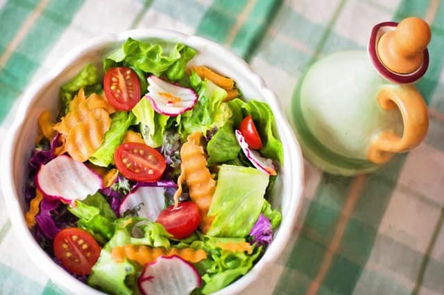  uma salada saudável de legumes