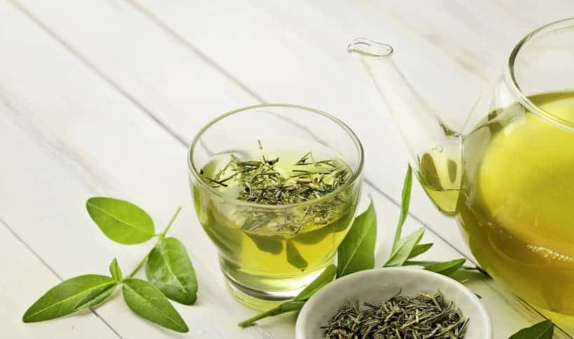  šálka zeleného čaju